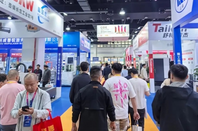 攜手機(jī)械制造企業(yè)，中揚(yáng)立庫(kù)在永康展共探倉(cāng)儲(chǔ)新篇章